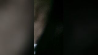 【这娘们好骚】全程露脸激情大秀【中篇】口交大鸡巴表情骚极了，主动上位抽插爆草浪叫呻吟，伺候完大哥自己揉奶抠逼