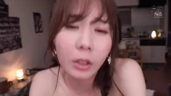 SSIS-106 尽管我妻子就在我身边，这个年纪大的女人却跨坐在我身上，在我耳边低语着下流的话来勾引我 #miru (#坂道みる) (#坂道美琉)