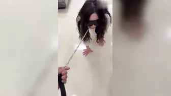妇女节姐姐放假回来在全家福下把她绑起来操，人前的气质女神此刻就是条发情的狗，连射两次狂操一小时，床单全给我喷湿了
