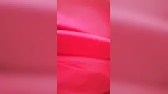 妈妈的逼腥但不臭舌头深入妈妈的花蕊，贪婪地吮吸着 真实乱伦系列