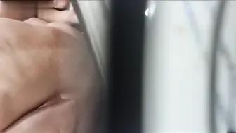 【乱伦】乱伦偷偷自拍-山东美貌白虎妈妈乱伦，儿子别射里面爸爸会知道！