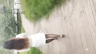 【兄嫂乱伦-最美大胸嫂子爱喷水后续】和嫂子公园野战，淫水狂喷好远