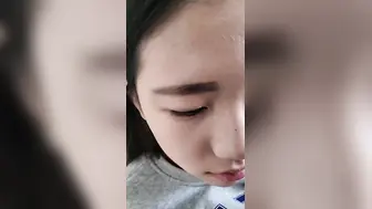 【姐弟乱伦】火遍外网的延边姐弟事件_兄妹相依为命_亲妹妹给哥哥口交足交换取零花钱_完整高清版