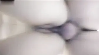 真实姐弟乱伦，姐姐穿着制服诱惑弟弟操自己