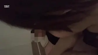 （兄妹乱伦-假期爸妈不在家操了妹妹）妹妹反客为主，求哥哥操，超级反差